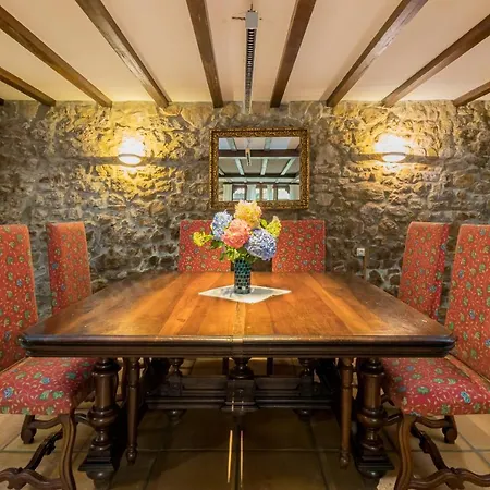 Espectacular Casa Montañesa Con Piscina Orena